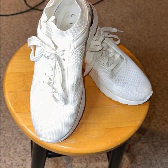 Livi Women’s White Sneakers 9w - Picture 2 of 9